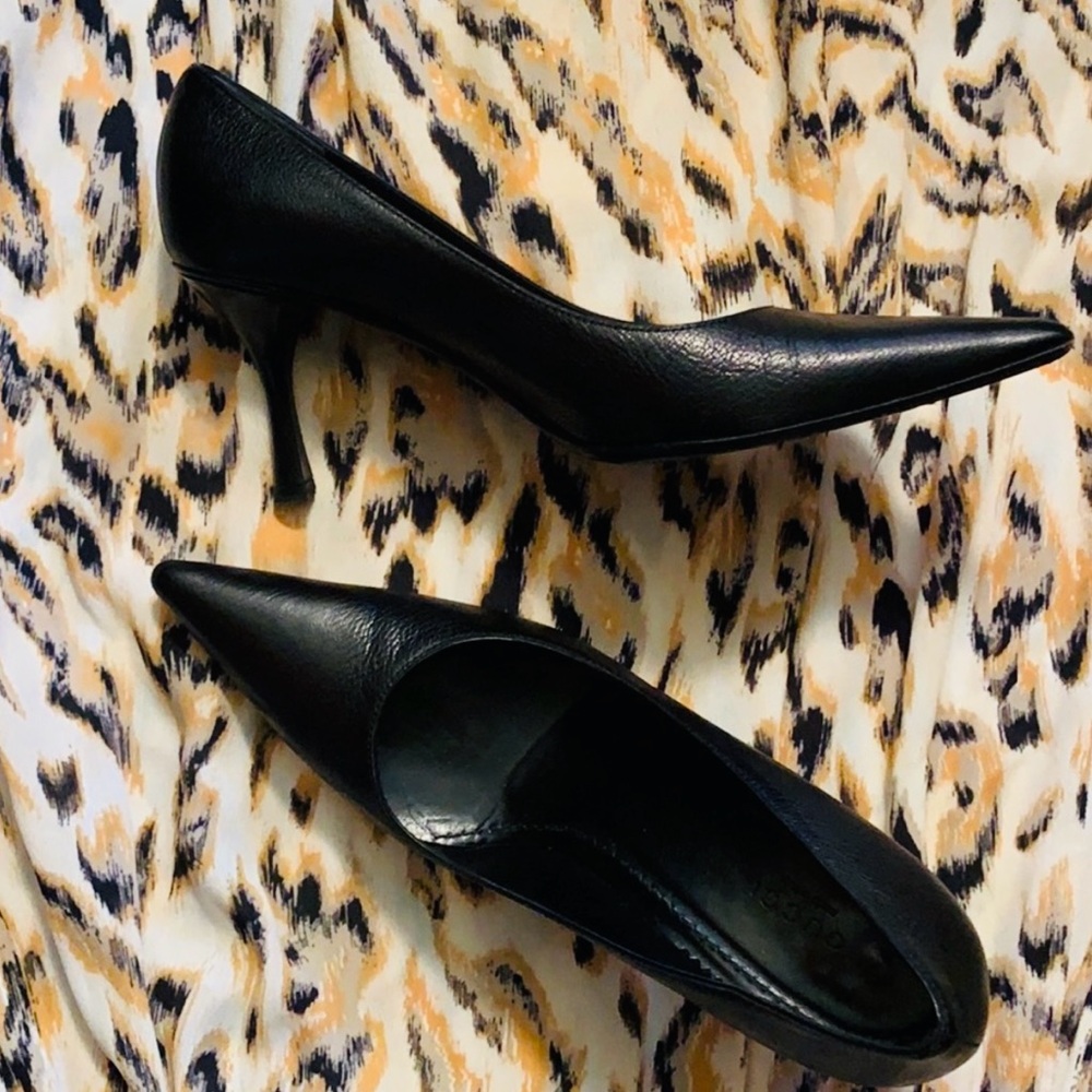 Gucci black leather heels